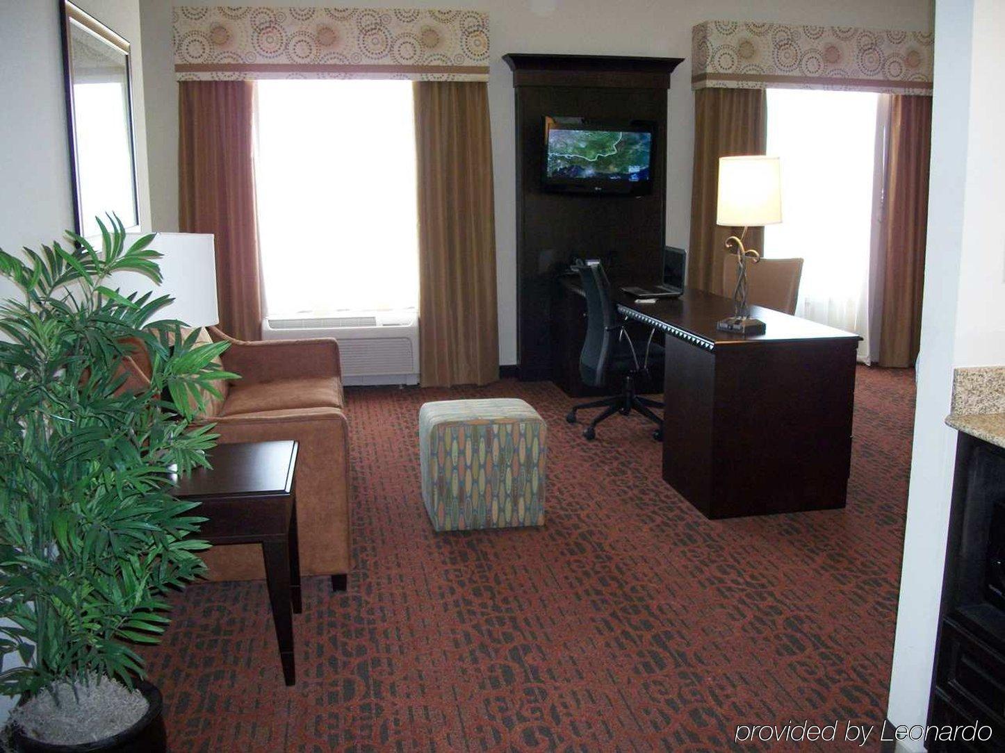 Hampton Inn Pecos Room photo