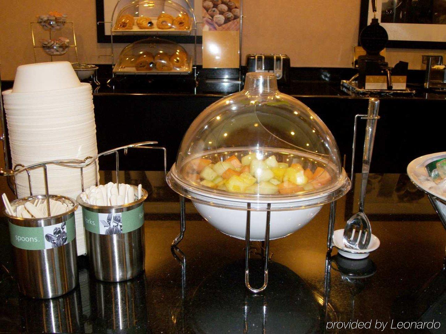 Hampton Inn Pecos Restaurant photo